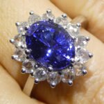 3.98ct Oval Blue Sapphire. Diamond Ring set in 18k White Gold. GIA Certified. Sri Lanka - Image 2